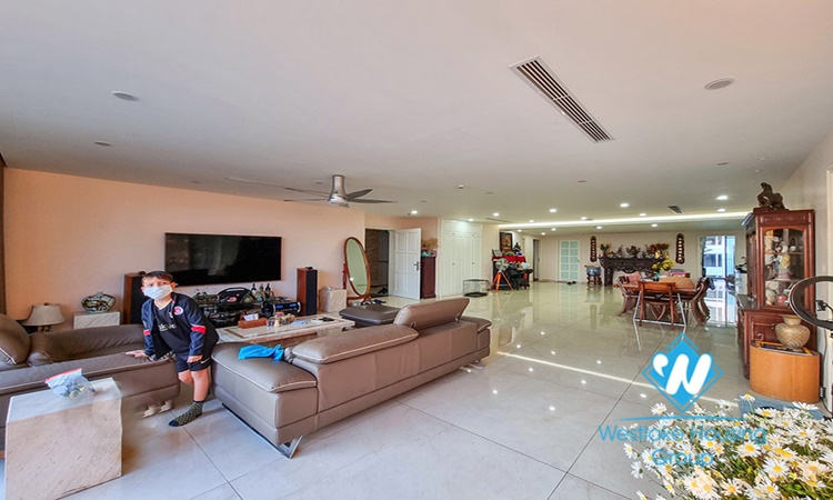 Large 4 bedroom apartment with lake view for rent in Truc Bach, Ba Dinh