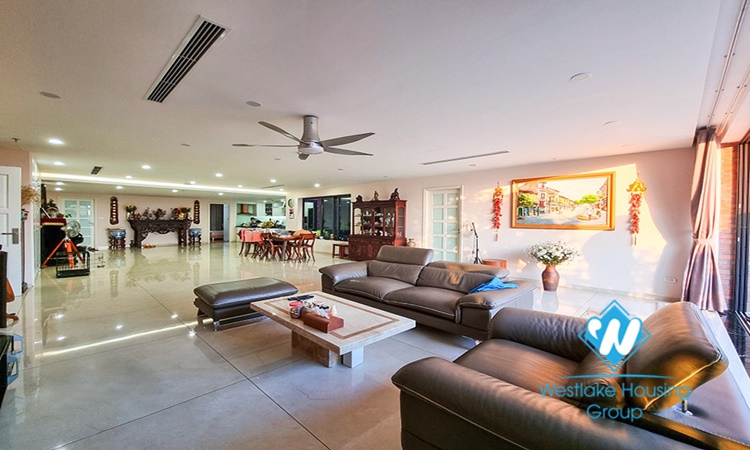 Large 4 bedroom apartment with lake view for rent in Truc Bach, Ba Dinh