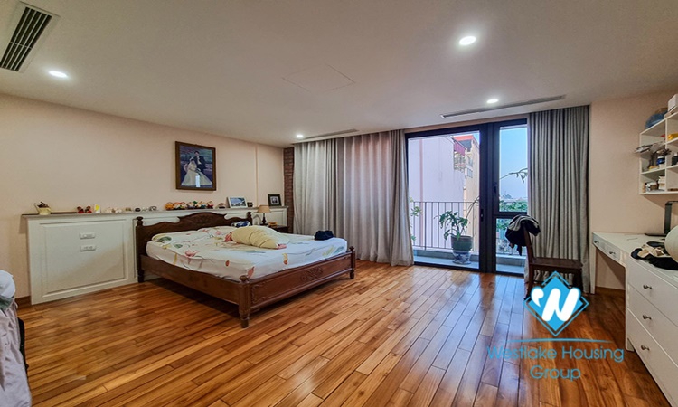 Large 4 bedroom apartment with lake view for rent in Truc Bach, Ba Dinh