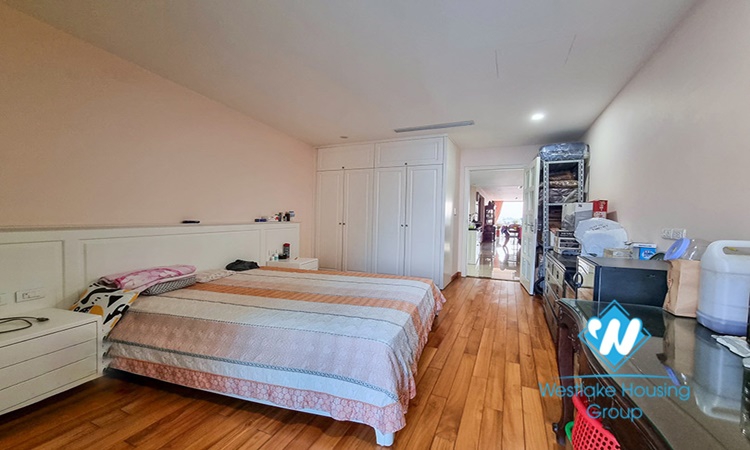 Large 4 bedroom apartment with lake view for rent in Truc Bach, Ba Dinh