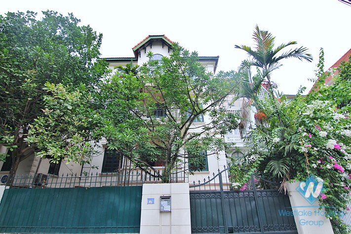 Lovely house with large yard for rent in Westlake, Tay Ho, Hanoi