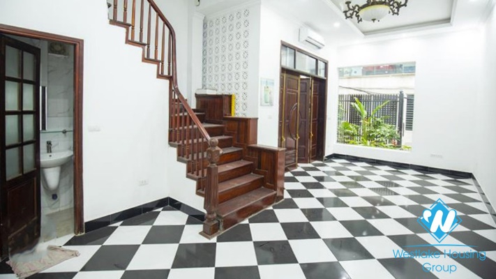 Unfurnished 4 beds house for rent in Au Co st, Tay Ho, Ha Noi