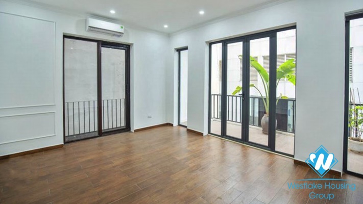 Unfurnished 4 beds house for rent in Au Co st, Tay Ho, Ha Noi