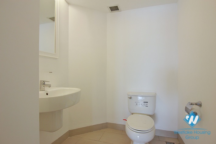 Beautiful lake view 4 bedroom apartment for rent in Tay ho, Hanoi