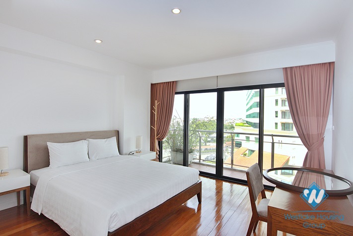 Beautiful lake view 4 bedroom apartment for rent in Tay ho, Hanoi
