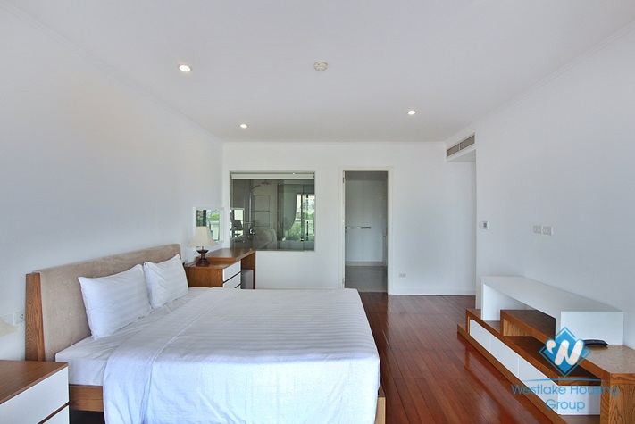 Beautiful lake view 4 bedroom apartment for rent in Tay ho, Hanoi