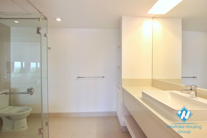 Beautiful lake view 4 bedroom apartment for rent in Tay ho, Hanoi