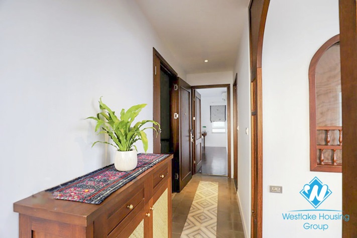 High-end floor 2 beds apartment for rent in Xom Chua, Dang Thai Mai, Tay Ho