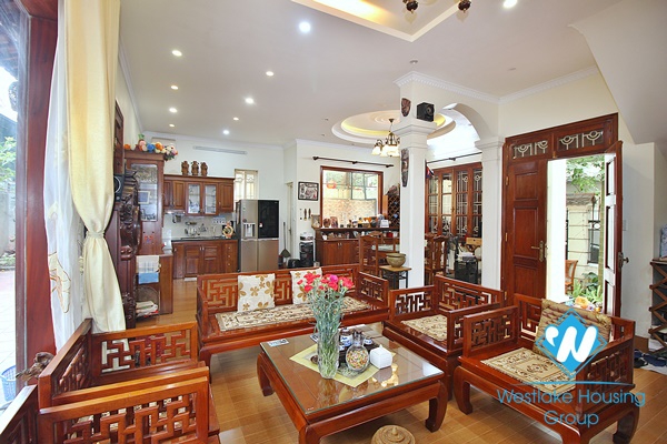 A spacious 5 bedroom house for rent in Nghi tam, Tay ho
