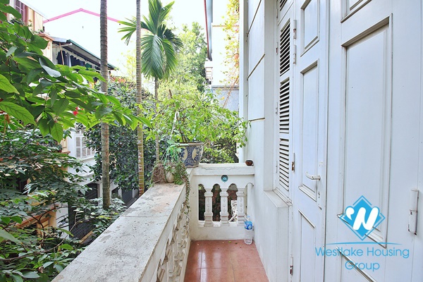 A spacious 5 bedroom house for rent in Nghi tam, Tay ho