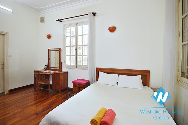 A spacious 5 bedroom house for rent in Nghi tam, Tay ho