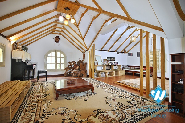 A spacious 5 bedroom house for rent in Nghi tam, Tay ho