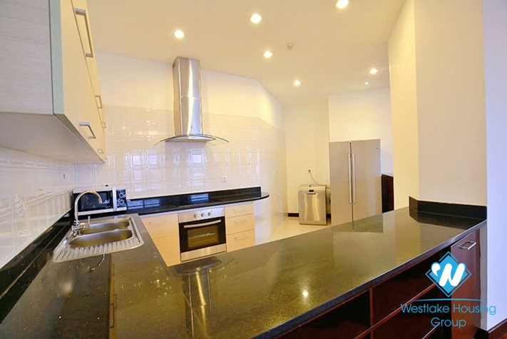 High-class 4 bedrooms apartment for lease in Dang Thai Mai st, Tay Ho