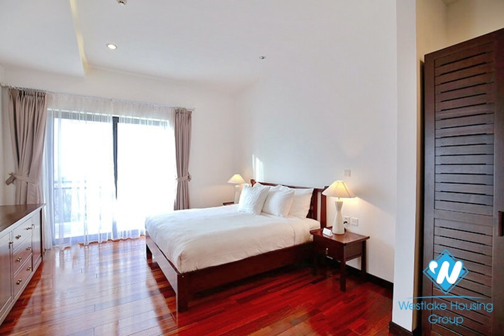 High-class 4 bedrooms apartment for lease in Dang Thai Mai st, Tay Ho