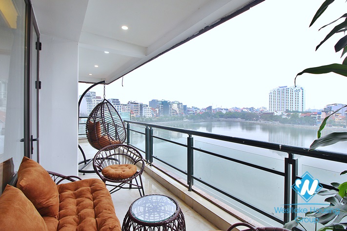 Renovated and lake view 2 beds apartment for rent in Quang An st, Tay Ho
