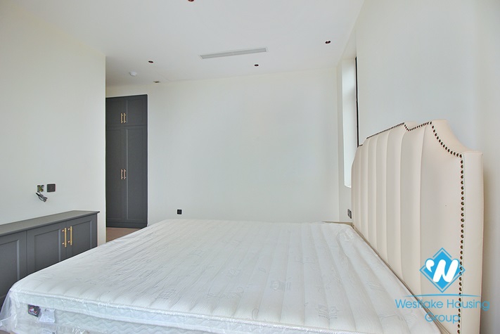 Spacious and brand new 4 beds apartment for lease in To Ngoc Van st, Tay Ho