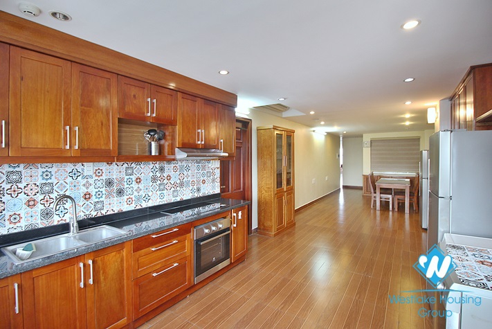 Good 3 bedroom apartment with lake view in Xuan dieu, Tay ho