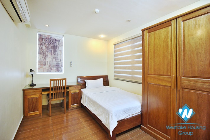 Good 3 bedroom apartment with lake view in Xuan dieu, Tay ho