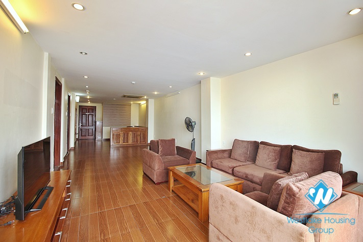 Good 3 bedroom apartment with lake view in Xuan dieu, Tay ho