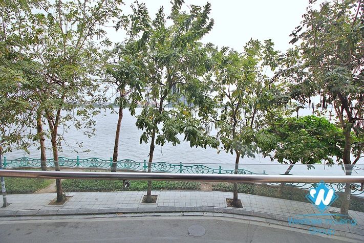 Lake view duplex three bedrooms apartment for rent in Nhat Chieu, Tay Ho