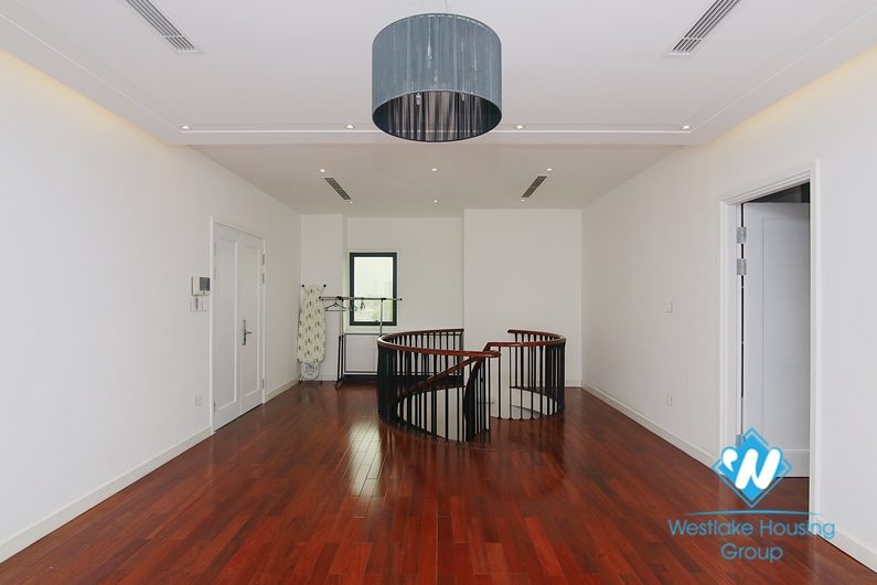 A gorgeously luxury and modern penthouse for rent in Hoan Kiem District