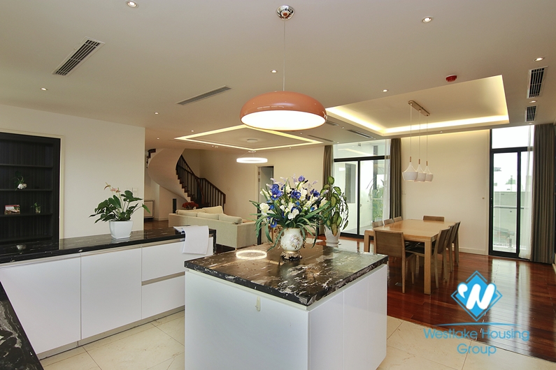 A gorgeously luxury and modern penthouse for rent in Hoan Kiem District