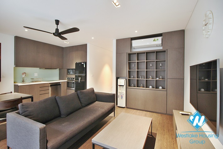 An affordable price and modern 2 bedrooms apartment for rent on Xuan Dieu street, Tay Ho