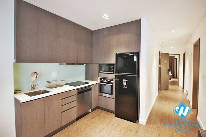 An affordable price and modern 2 bedrooms apartment for rent on Xuan Dieu street, Tay Ho