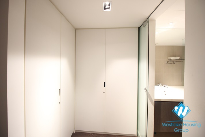 An affordable price and modern 2 bedrooms apartment for rent on Xuan Dieu street, Tay Ho