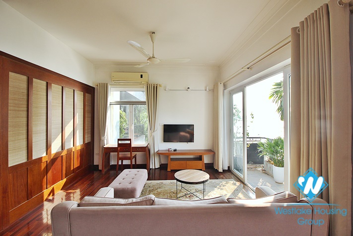 A lake view 2 bedroom apartment for rent in Quang khanh, Tay ho