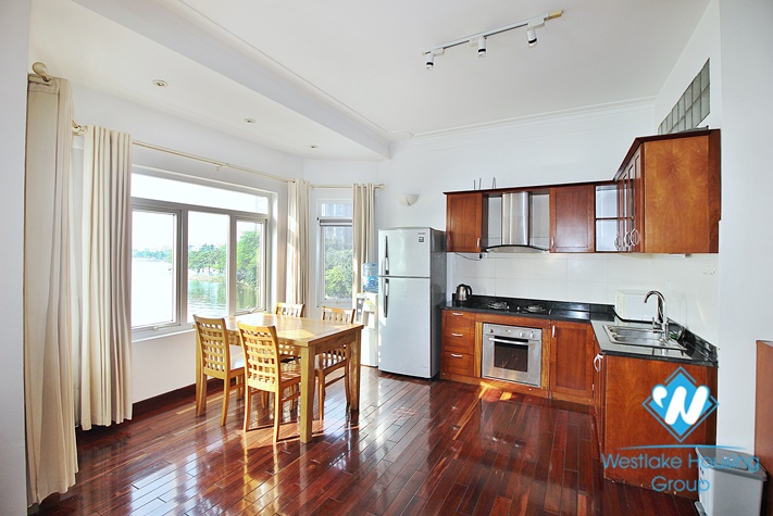 A lake view 2 bedroom apartment for rent in Quang khanh, Tay ho