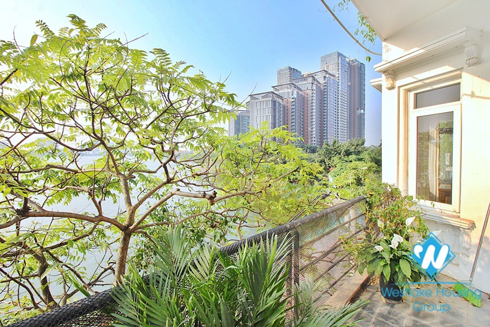 A lake view 2 bedroom apartment for rent in Quang khanh, Tay ho
