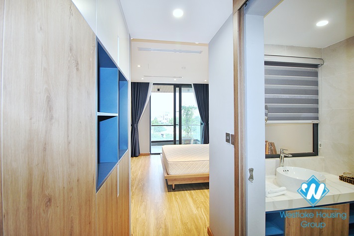 A lovely two bedroom apartment for lease in Nghi Tam st, Tay Ho