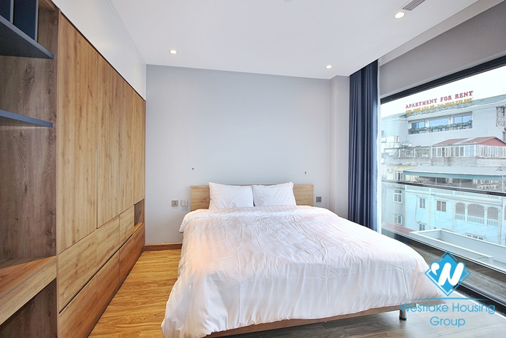 Brand new and morden 2 beds aparment for rent in Nghi Tam st, Tay Ho