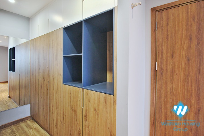 Brand new and morden 2 beds aparment for rent in Nghi Tam st, Tay Ho