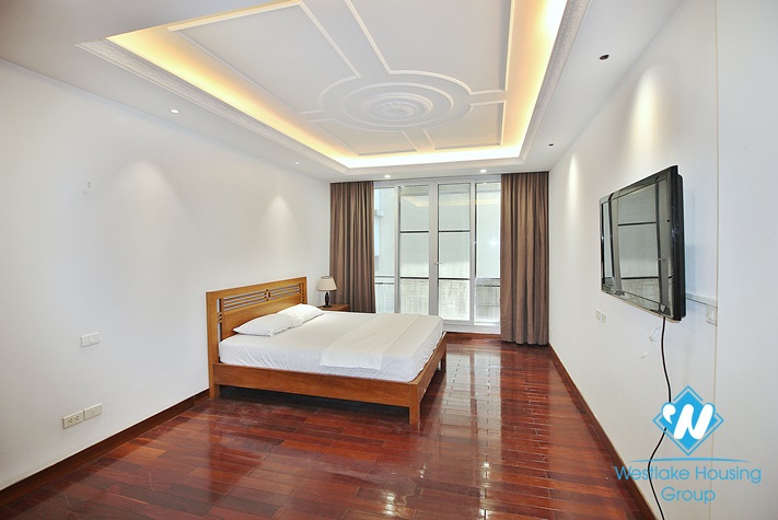 Large 02 bedrooms apartment for rent in Nhat Chieu st, Tay Ho District 