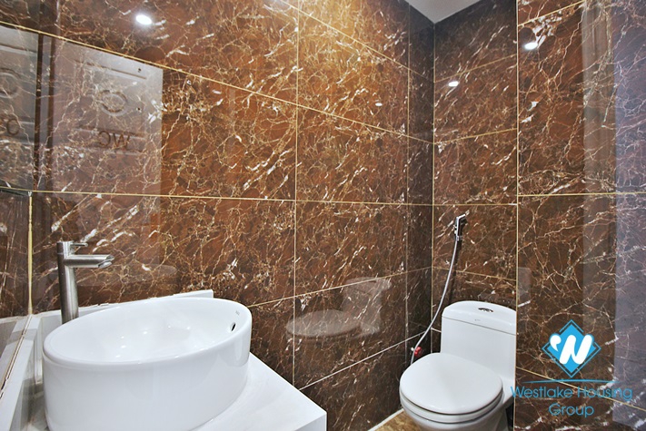 Large 02 bedrooms apartment for rent in Nhat Chieu st, Tay Ho District 