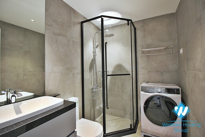 Modern style apartment with 2 bedrooms for rent in Tu Hoa st, Tay Ho 