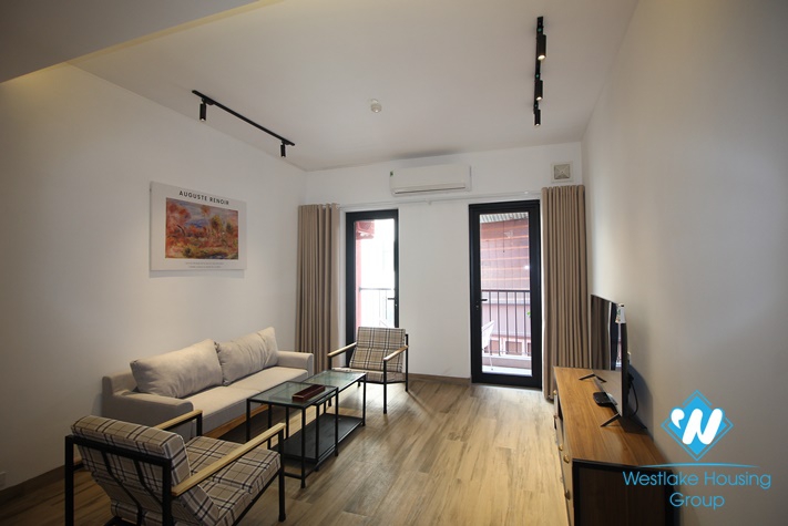 Modern style apartment with 2 bedrooms for rent in Tu Hoa st, Tay Ho 