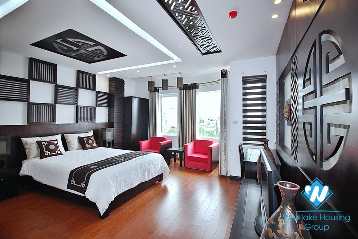 Lake view 2bed apartment for lease in Xuan Dieu, Tay Ho