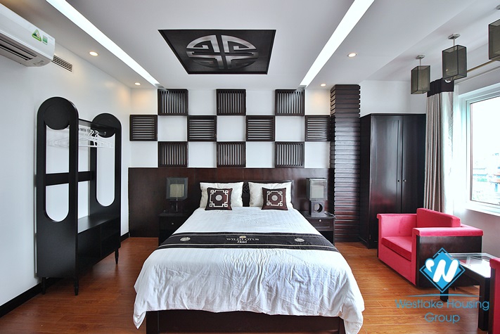 Lake view 2bed apartment for lease in Xuan Dieu, Tay Ho