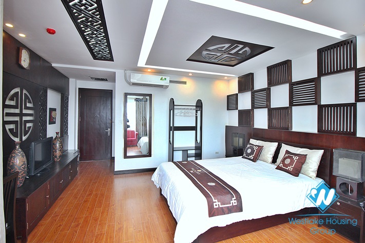 Lake view 2bed apartment for lease in Xuan Dieu, Tay Ho