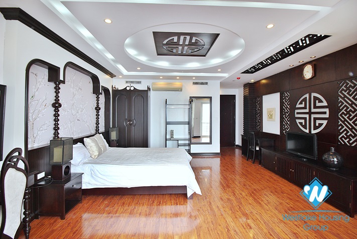 Lake view 2bed apartment for lease in Xuan Dieu, Tay Ho