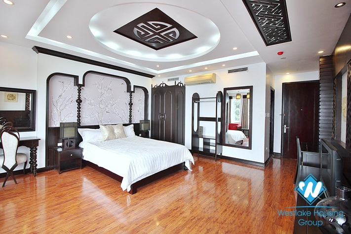 Lake view 2bed apartment for lease in Xuan Dieu, Tay Ho