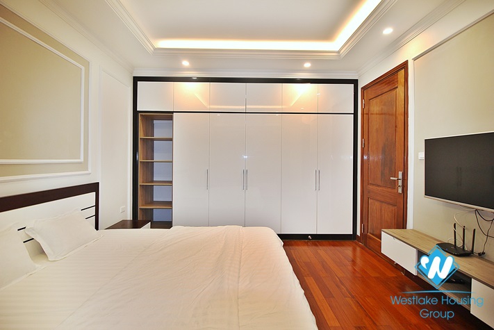 Spacious and lake view 2beds apartment for rent in Vu Mien st, Tay Ho