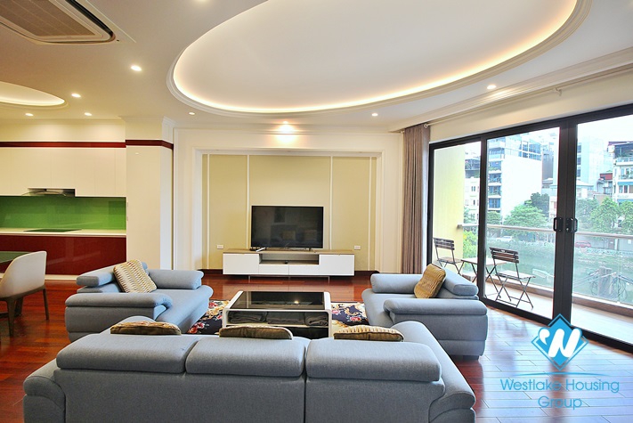 Spacious and lake view 2beds apartment for rent in Vu Mien st, Tay Ho