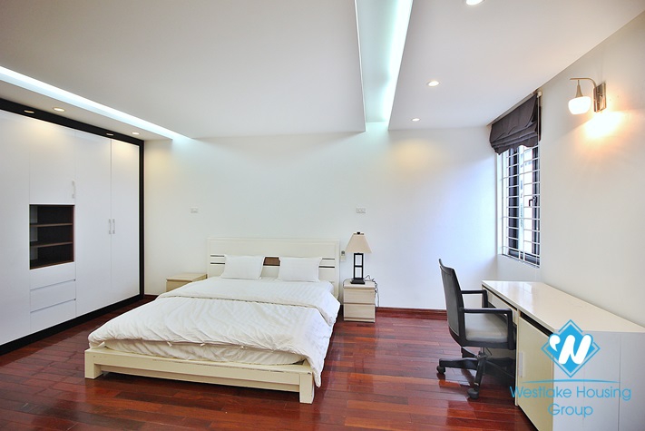 Lake view and spacious 3 beds apartment for lease in Vu Mien st, Tay Ho