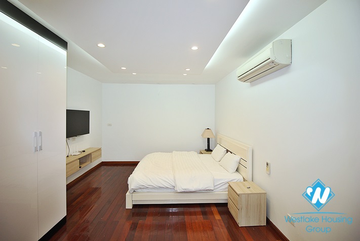 Lake view and spacious 3 beds apartment for lease in Vu Mien st, Tay Ho