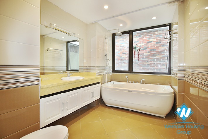 Lake view and spacious 3 beds apartment for lease in Vu Mien st, Tay Ho