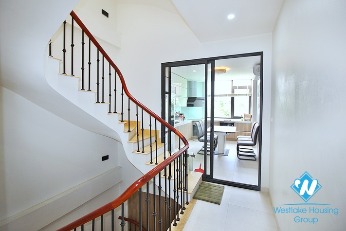 Morden 4 bedrooms house for rent in Lac Long Quan, Tay Ho